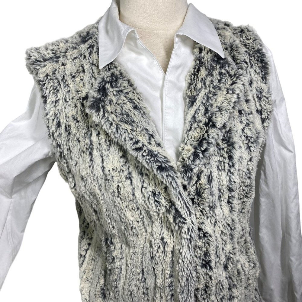 True Grit USA Co. SOFT, stretch, faux fur fitted vest luxury casual Comfy gray M